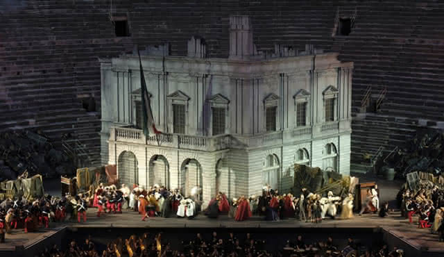 Nabucco: Arena di Verona — 100. Jubiläum des Opernfestivals