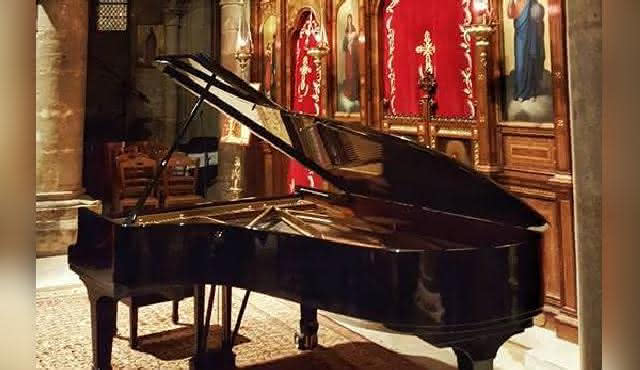 Romantic Chopin Piano Concert at St Julien le Pauvre