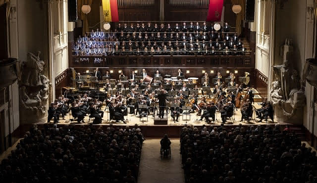 Carmina Burana: Orquestra Sinfónica de Praga