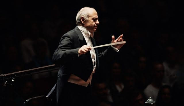 Iván Fischer conducts the Concertgebouw Orchestra in Mendelssohn, Debussy, Satie and Ravel