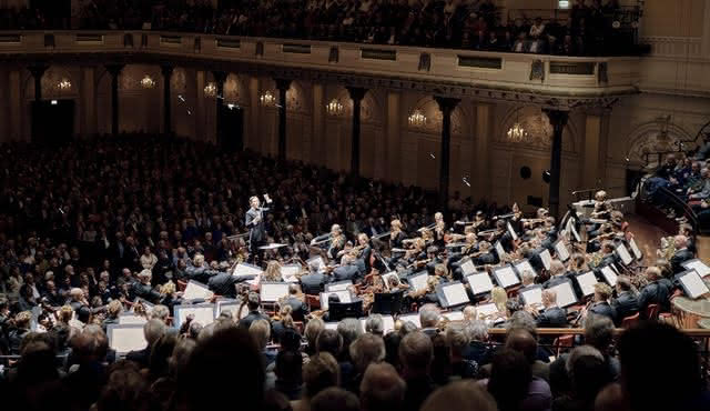 Klaus Mäkelä conducts Beethoven at the Concertgebouw Orchestra