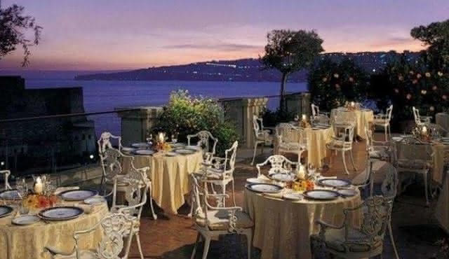 Napoli: Cena romantica sulla terrazza panoramica